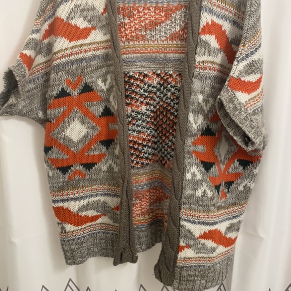 Aztec Cardigan - Picture 3 of 4
